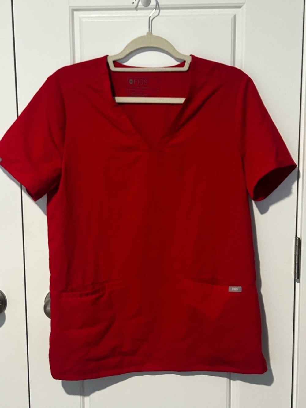 FIGS Technical Collection Women’s Red V-Neck Scrub Top  Medium PO 1649